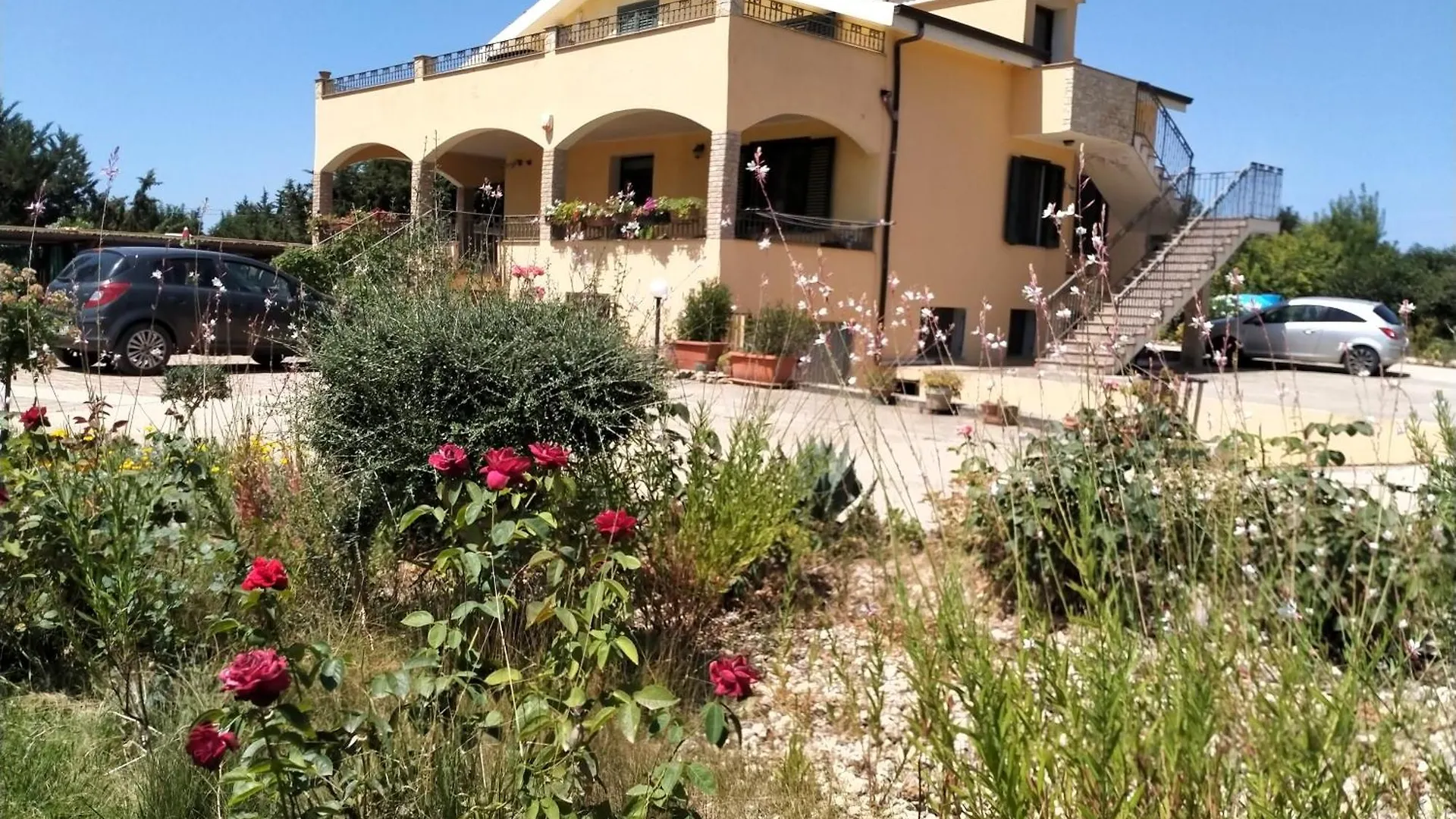 Le Rose Apartment Olmedo Italy